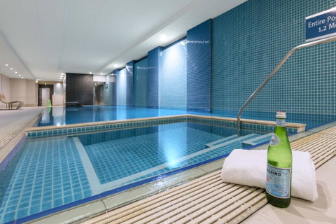 Oaks Glenelg Plaza Pier Suites - Getaway Accommodation 9