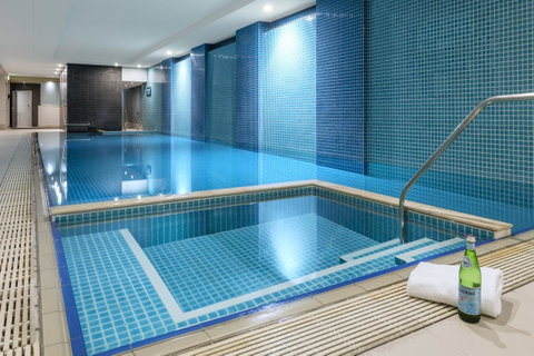 Oaks Glenelg Plaza Pier Suites - Getaway Accommodation 10
