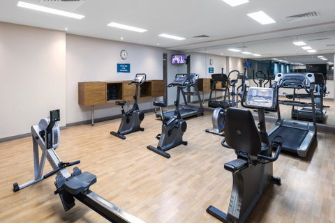 Oaks Glenelg Plaza Pier Suites - Getaway Accommodation 7