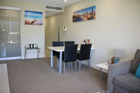 Beachside Luxury Getaway In Glenelg - Getaway Accommodation 5