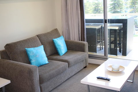Beachside Luxury Getaway In Glenelg - Getaway Accommodation 8