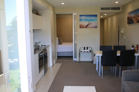 Beachside Luxury Getaway In Glenelg - Getaway Accommodation 7