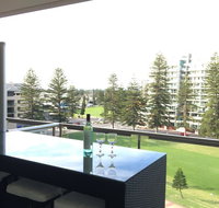 Beachside Luxury getaway in Glenelg - Getaway Accommodation