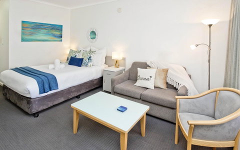 Glenelg Oasis Studios - Getaway Accommodation 8