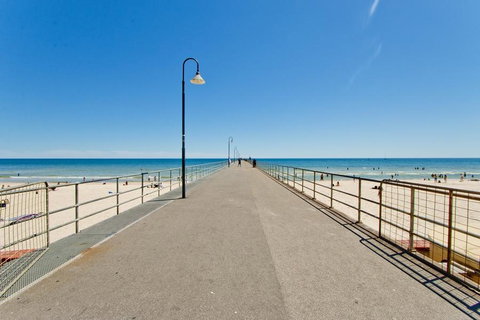 Glenelg Oasis Studios - Getaway Accommodation 15