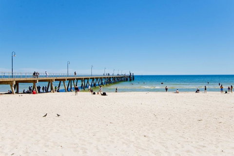Glenelg Oasis Studios - Getaway Accommodation 13
