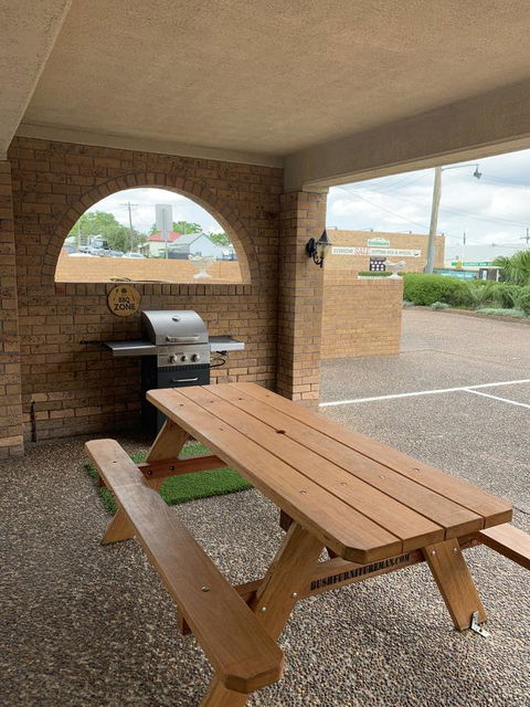Cumberland Motor Inn - Getaway Accommodation 14