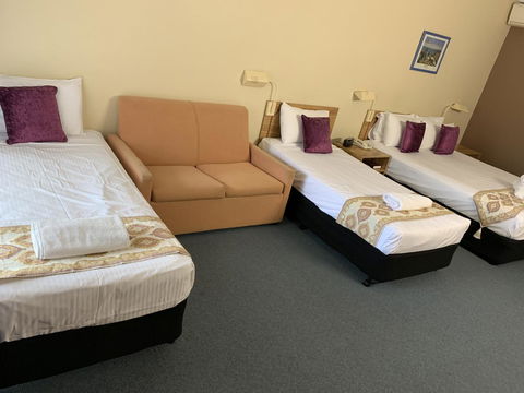 Cumberland Motor Inn - Getaway Accommodation 12
