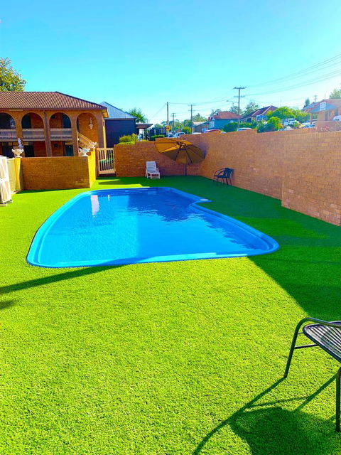 Cumberland Motor Inn - Getaway Accommodation 11