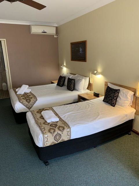 Cumberland Motor Inn - Getaway Accommodation 9
