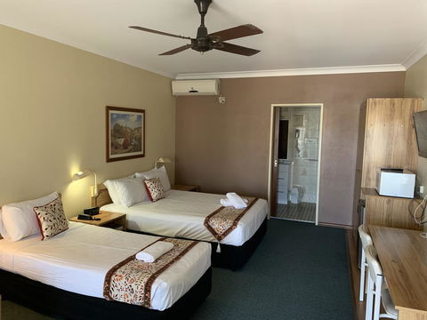Cumberland Motor Inn - Getaway Accommodation 13