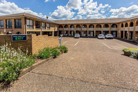 Cumberland Motor Inn - Getaway Accommodation 43