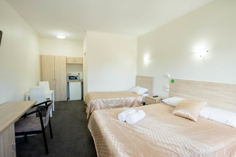 Jacksons Motor Inn - Getaway Accommodation 14