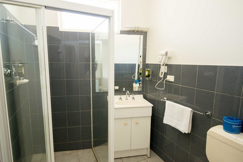 Jacksons Motor Inn - Getaway Accommodation 13