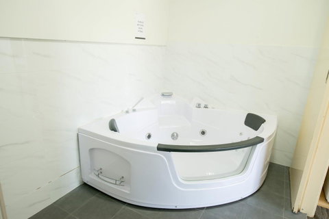 Jacksons Motor Inn - Getaway Accommodation 31