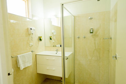 Jacksons Motor Inn - Getaway Accommodation 22