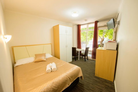 Jacksons Motor Inn - Getaway Accommodation 8