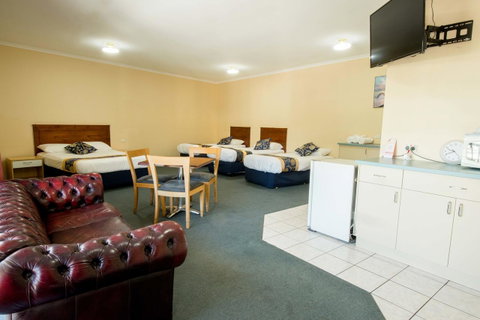 Jacksons Motor Inn - Getaway Accommodation 25