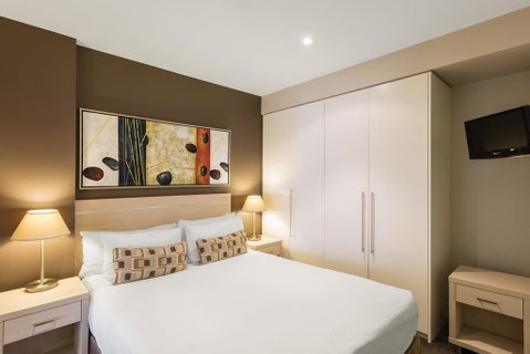 Glenelg Seaside Apartment - Getaway Accommodation 7
