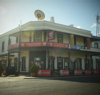 Commercial Hotel Morgan - Getaway Accommodation