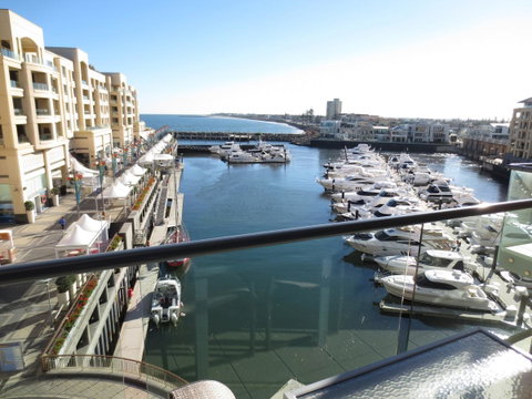 Lights Landing Apartments - Getaway Accommodation 4