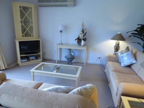 Lights Landing Apartments - Getaway Accommodation 6