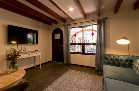 The Manor Basket Range - Getaway Accommodation 7