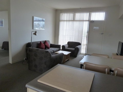 Glenelg Holiday Apartments - Corfu - Getaway Accommodation 6