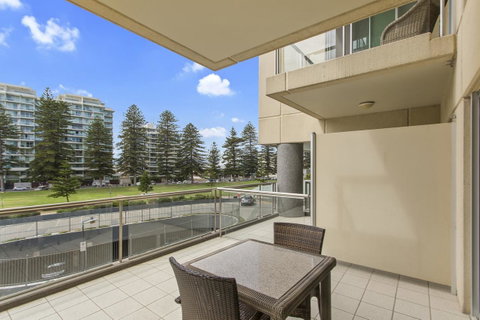 Pier Luxury Apartments - Getaway Accommodation 5