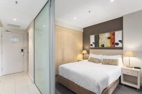 Pier Luxury Apartments - Getaway Accommodation 9