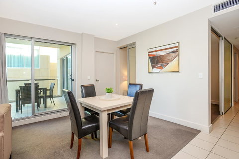 Pier Luxury Apartments - Getaway Accommodation 23