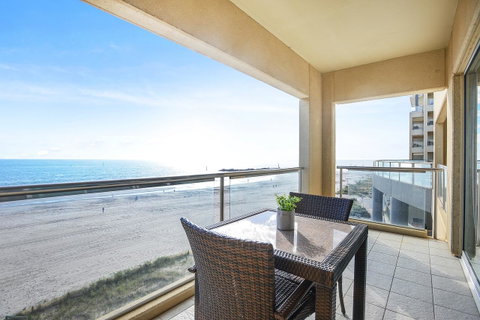 Pier Luxury Apartments - Getaway Accommodation 7
