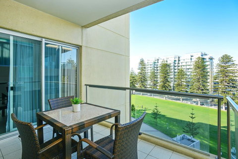Pier Luxury Apartments - Getaway Accommodation 26