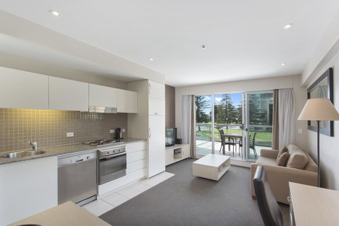 Pier Luxury Apartments - Getaway Accommodation 8
