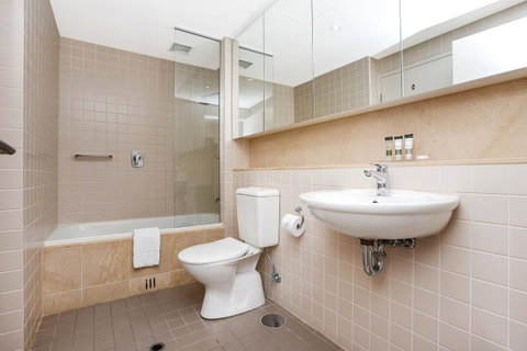 Pier Luxury Apartments - Getaway Accommodation 18