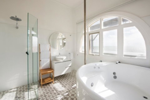 Seawall Apartments - Getaway Accommodation 10