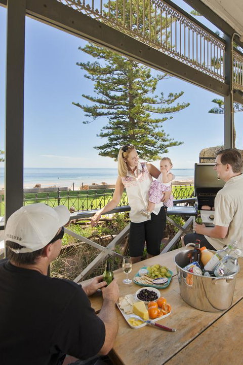 Seawall Apartments - Getaway Accommodation 9