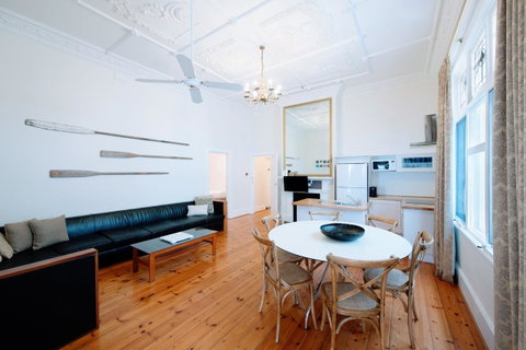 Seawall Apartments - Getaway Accommodation 12
