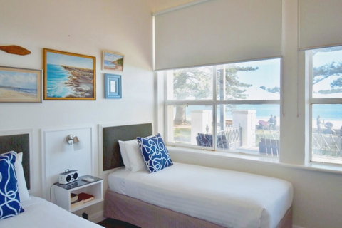 Seawall Apartments - Getaway Accommodation 11