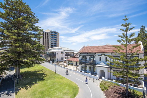 Seawall Apartments - Getaway Accommodation 0