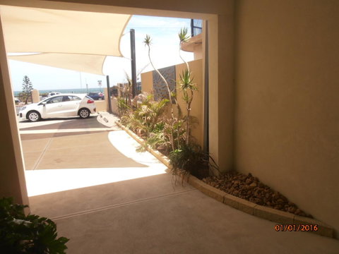 Atlantic West Beach Apartments - Getaway Accommodation 4