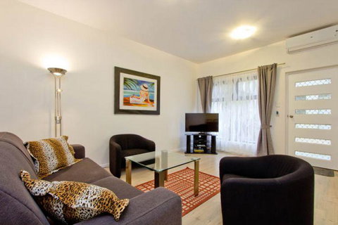 Atlantic West Beach Apartments - Getaway Accommodation 1