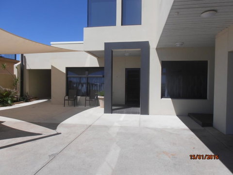 Atlantic West Beach Apartments - Getaway Accommodation 2