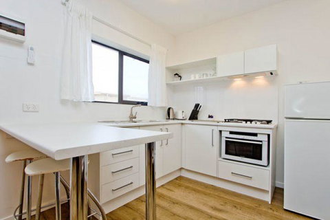 Atlantic West Beach Apartments - Getaway Accommodation 15