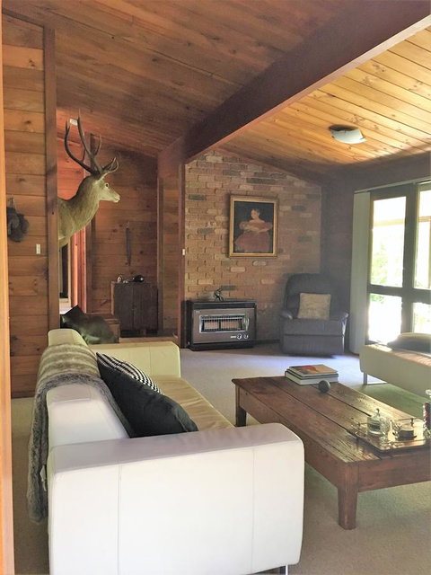 Hilltop - Getaway Accommodation 4