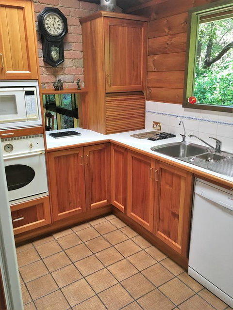 Hilltop - Getaway Accommodation 5