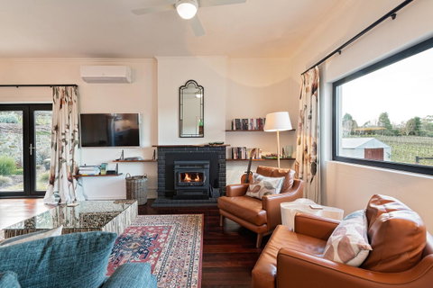 Esto House - Getaway Accommodation 9