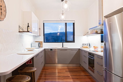 Esto House - Getaway Accommodation 13