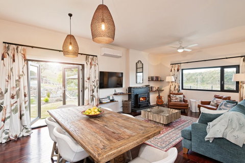 Esto House - Getaway Accommodation 5