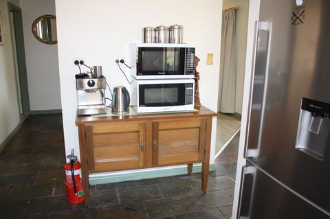 Maslin Beach House - Getaway Accommodation 11
